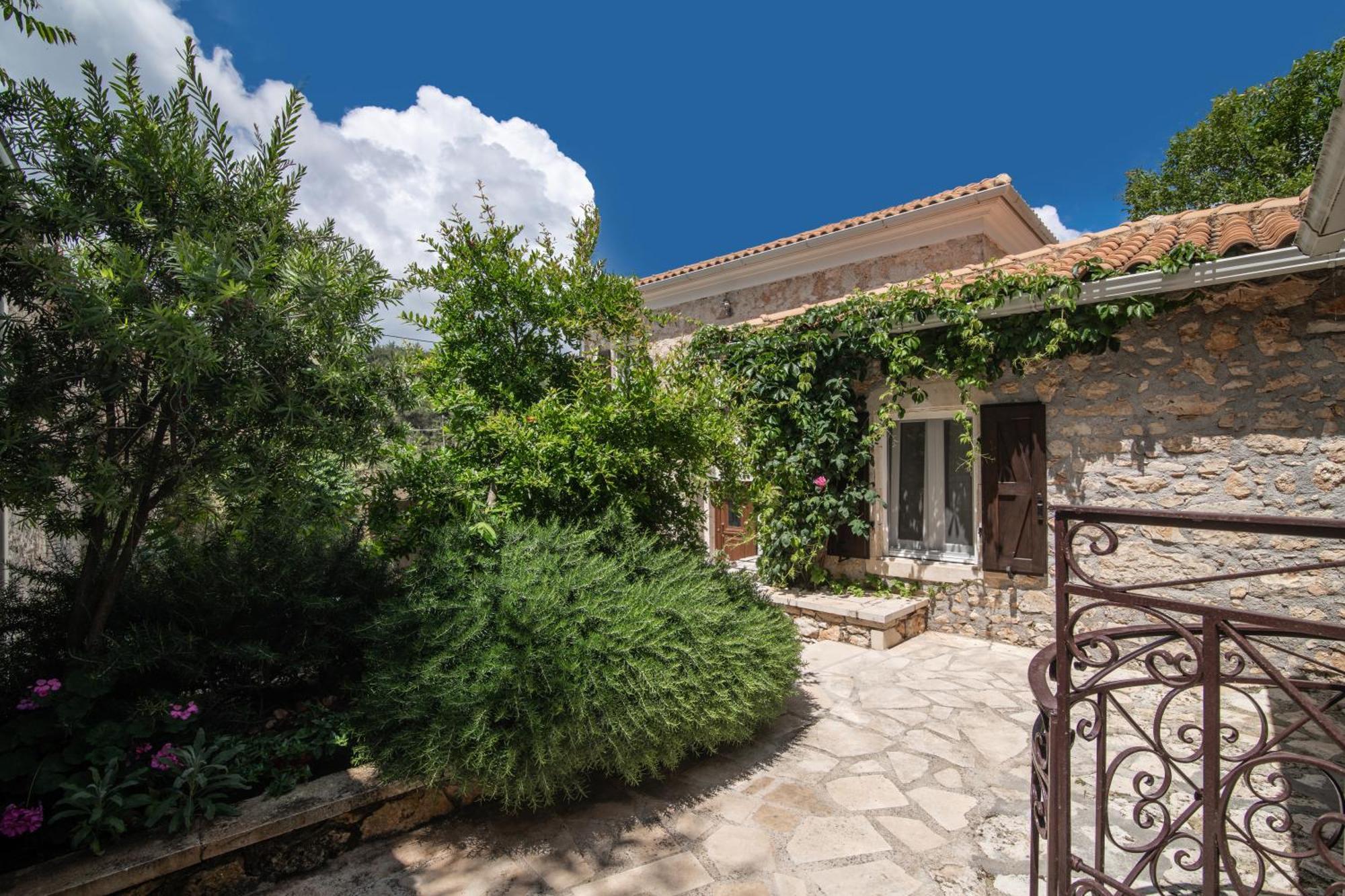 Villa Callisto- Elegant Restored Villa With Pool Yírion Exteriér fotografie