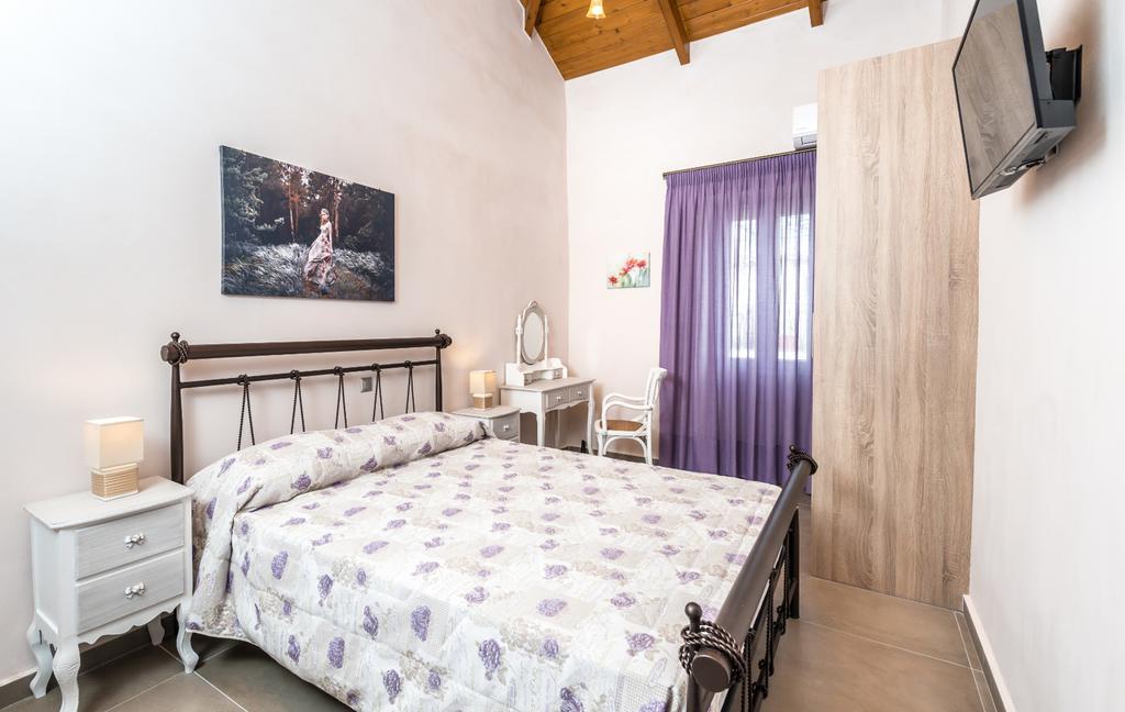 Villa Callisto- Elegant Restored Villa With Pool Yírion Exteriér fotografie
