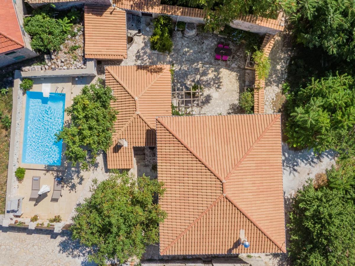 Villa Callisto- Elegant Restored Villa With Pool Yírion Exteriér fotografie