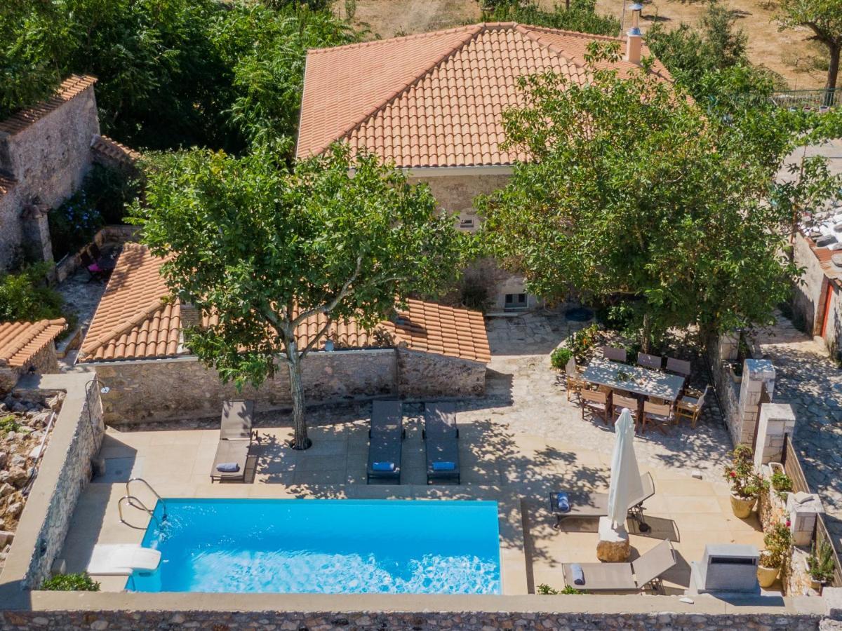 Villa Callisto- Elegant Restored Villa With Pool Yírion Exteriér fotografie